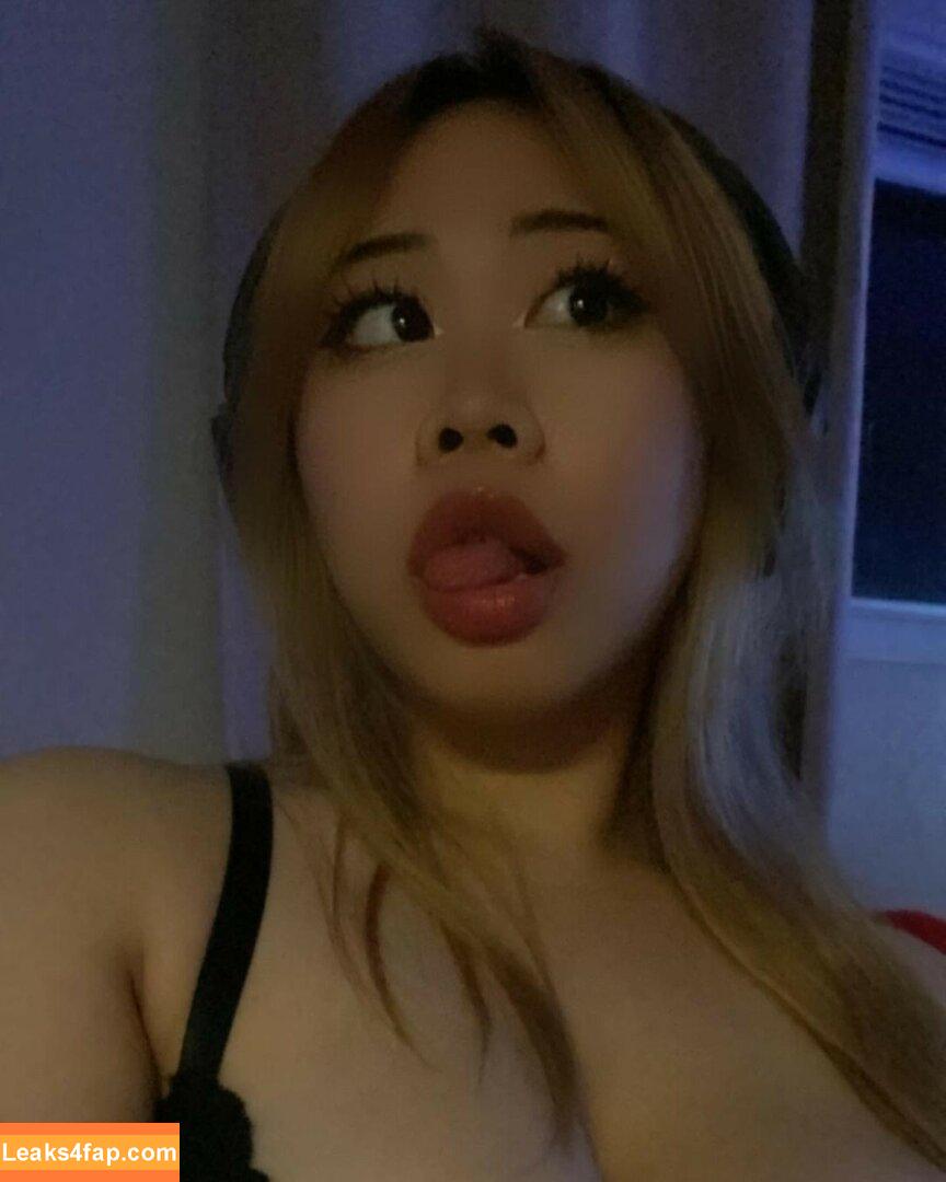 kiwireii / kiiwi.senpaiiii / kiwireii_ leaked photo photo #0011