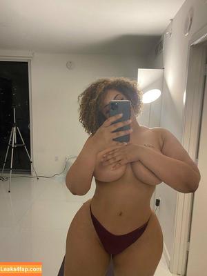 Kristiana King photo #0018