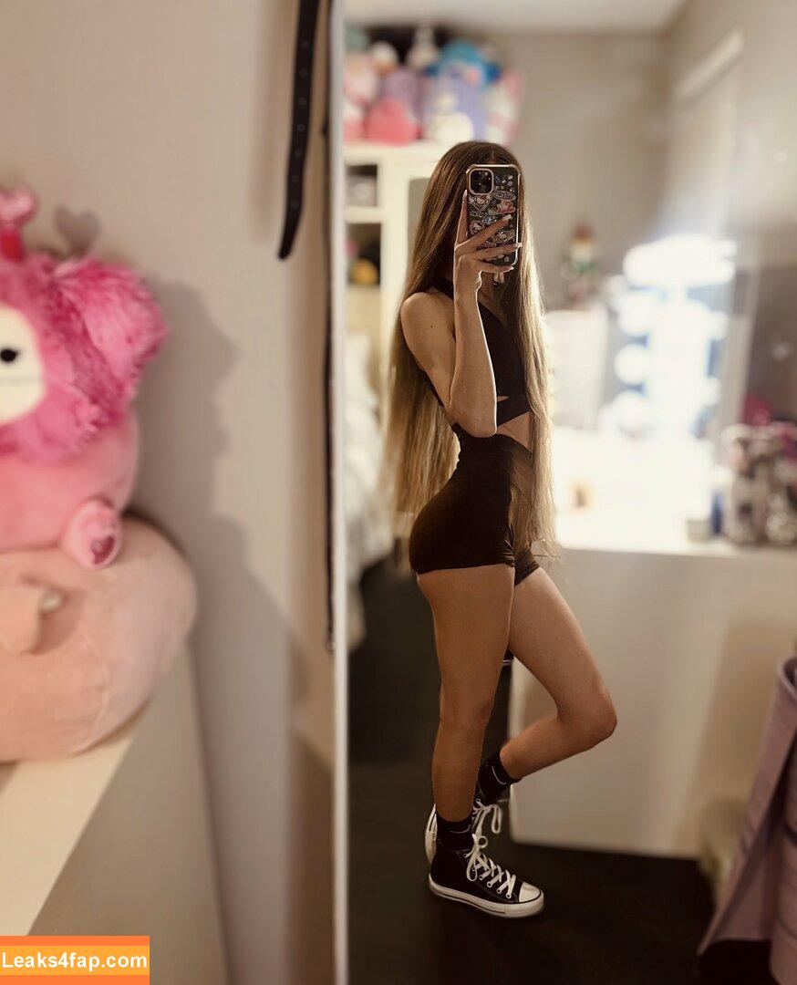 Kylee Carter / justfoxii / kyleecarterrr leaked photo photo #0027