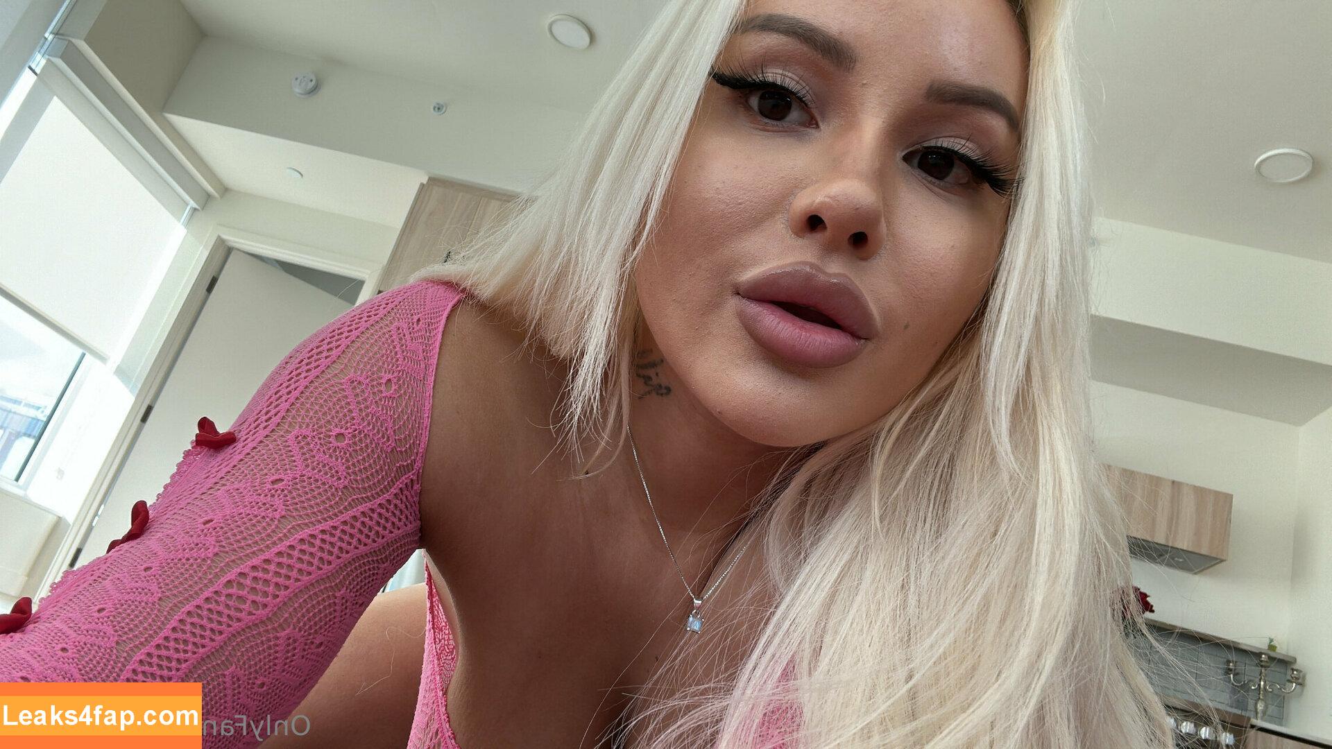 Kylie Page / Lilmiskp / Therealkyliepage / kyliepageofficial / kyliepagexo слитое фото фото #0203