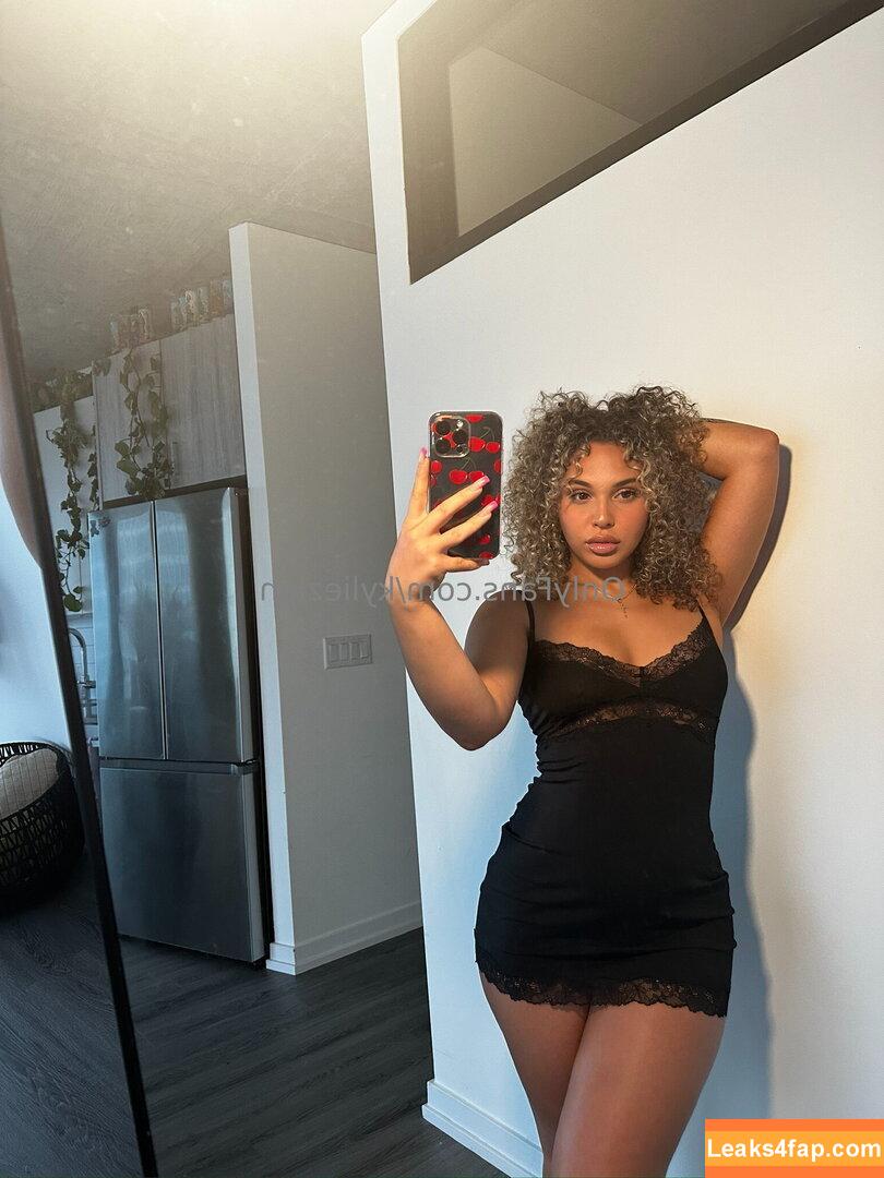 kyliezion / kyliezionnn leaked photo photo #0014