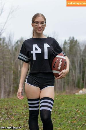 Lacey Bloom photo #0255