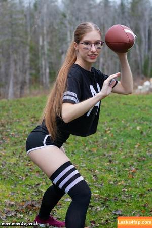 Lacey Bloom photo #0303