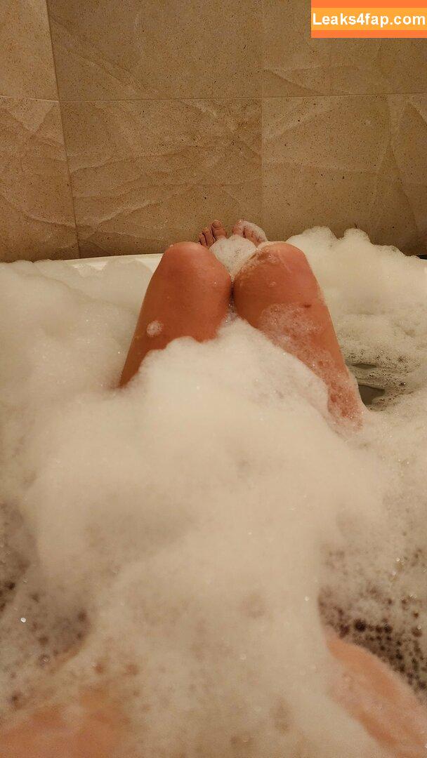 lara6683 / larawithabird / larawithabutt leaked photo photo #0356