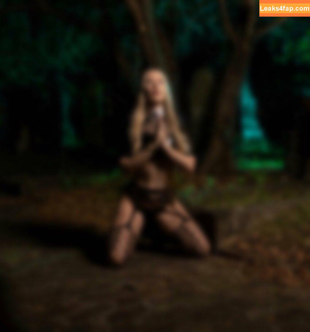 lara6683 / larawithabird / larawithabutt leaked photo photo #0402
