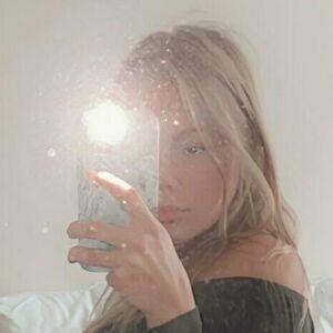 laura.livelyy photo #0012