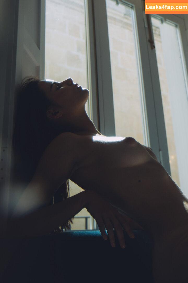 Laure Surlerivage / Lauresurlerivage / laure.surlerivage2 слитое фото фото #0039