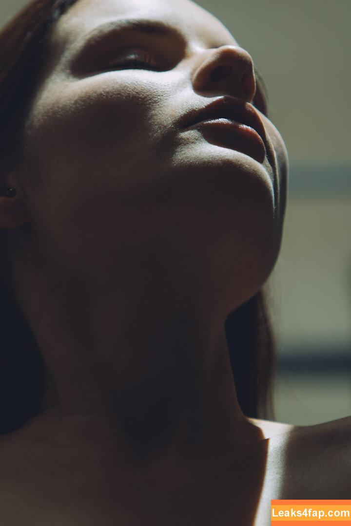 Laure Surlerivage / Lauresurlerivage / laure.surlerivage2 слитое фото фото #0044