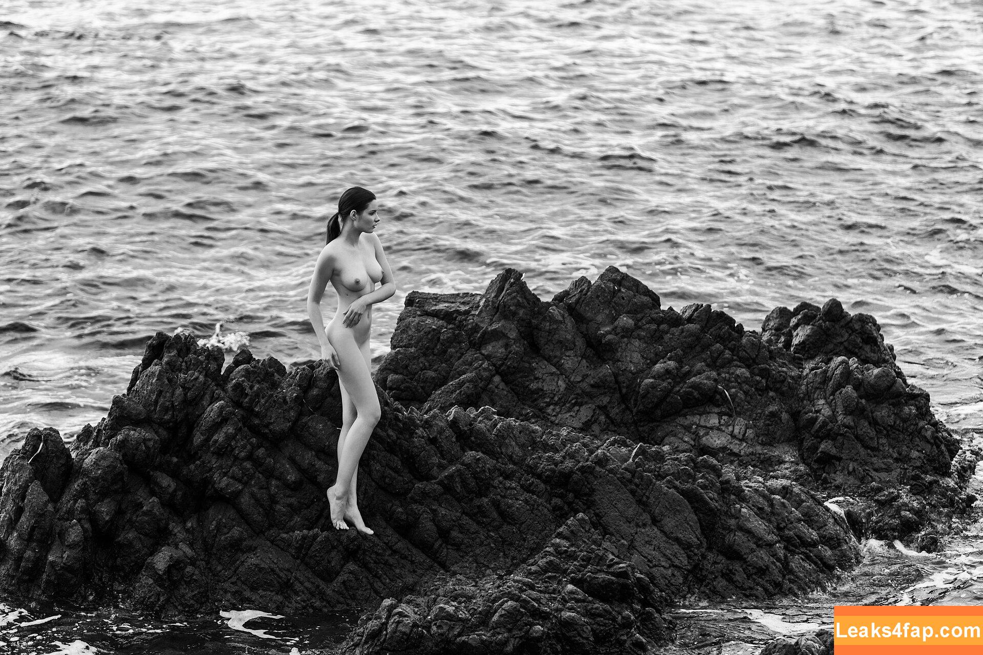 Laure Surlerivage / Lauresurlerivage / laure.surlerivage2 слитое фото фото #0091