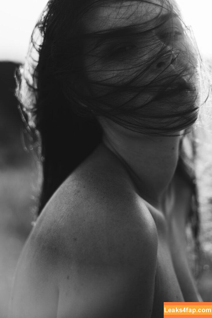 Laure Surlerivage / Lauresurlerivage / laure.surlerivage2 слитое фото фото #0150