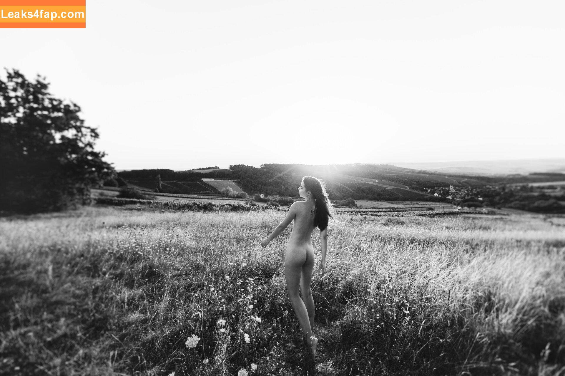 Laure Surlerivage / Lauresurlerivage / laure.surlerivage2 слитое фото фото #0154