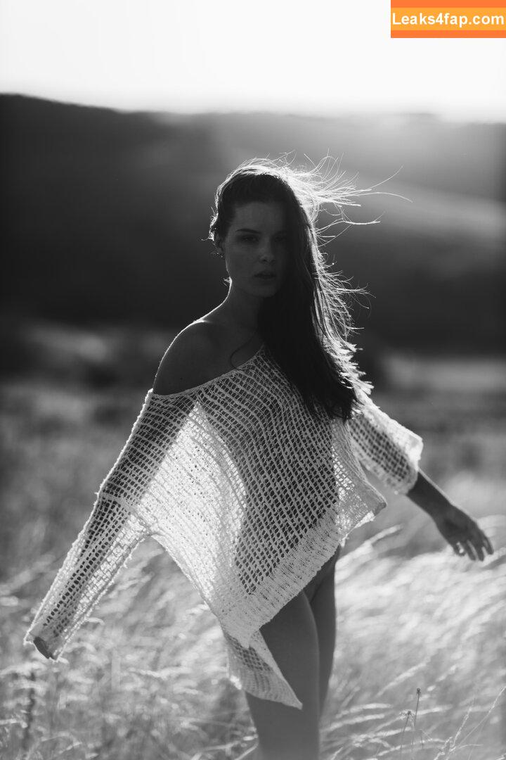 Laure Surlerivage / Lauresurlerivage / laure.surlerivage2 слитое фото фото #0165