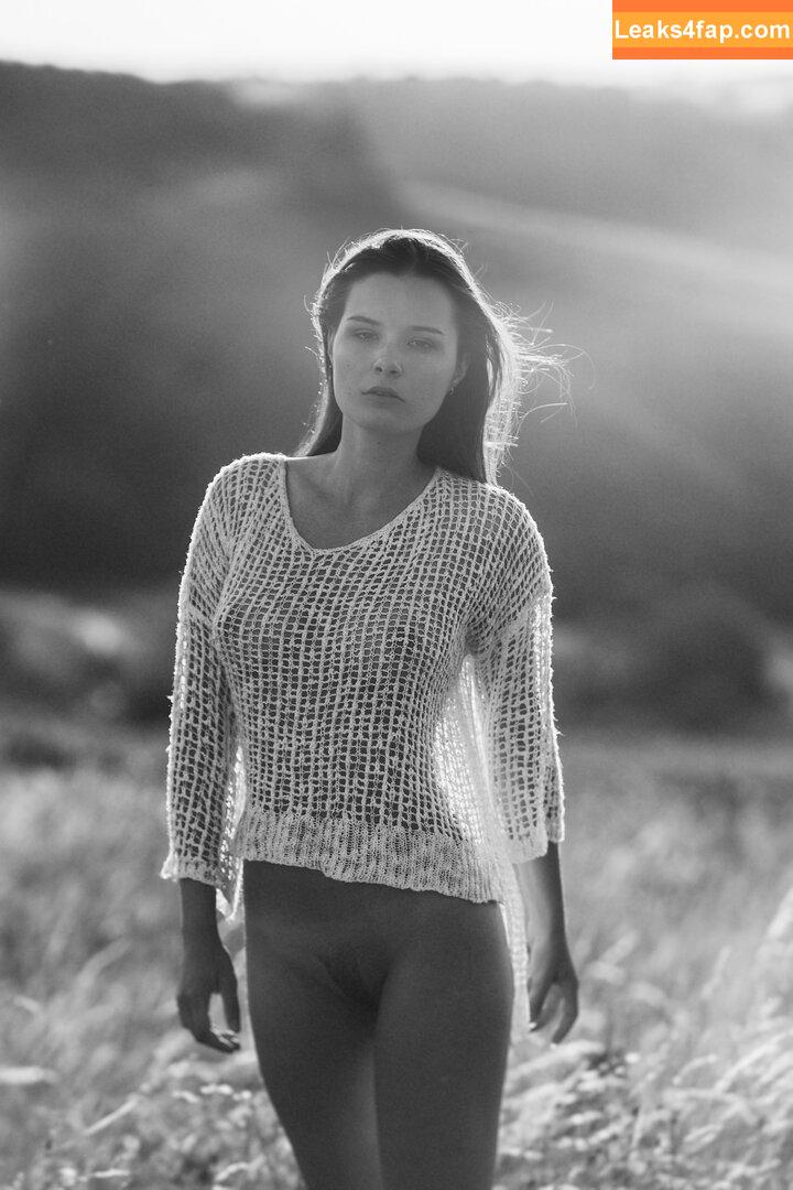 Laure Surlerivage / Lauresurlerivage / laure.surlerivage2 leaked photo photo #0167