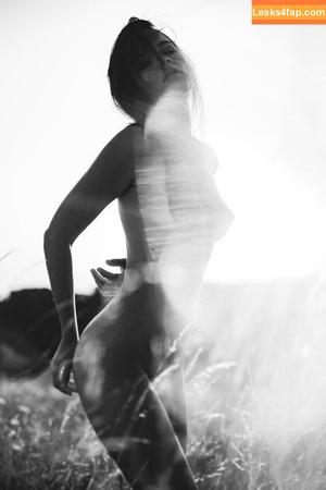 Laure Surlerivage фото #0144