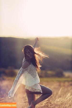 Laure Surlerivage фото #0166