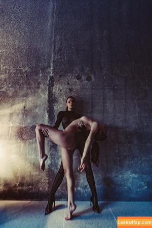 Laure Surlerivage photo #0201