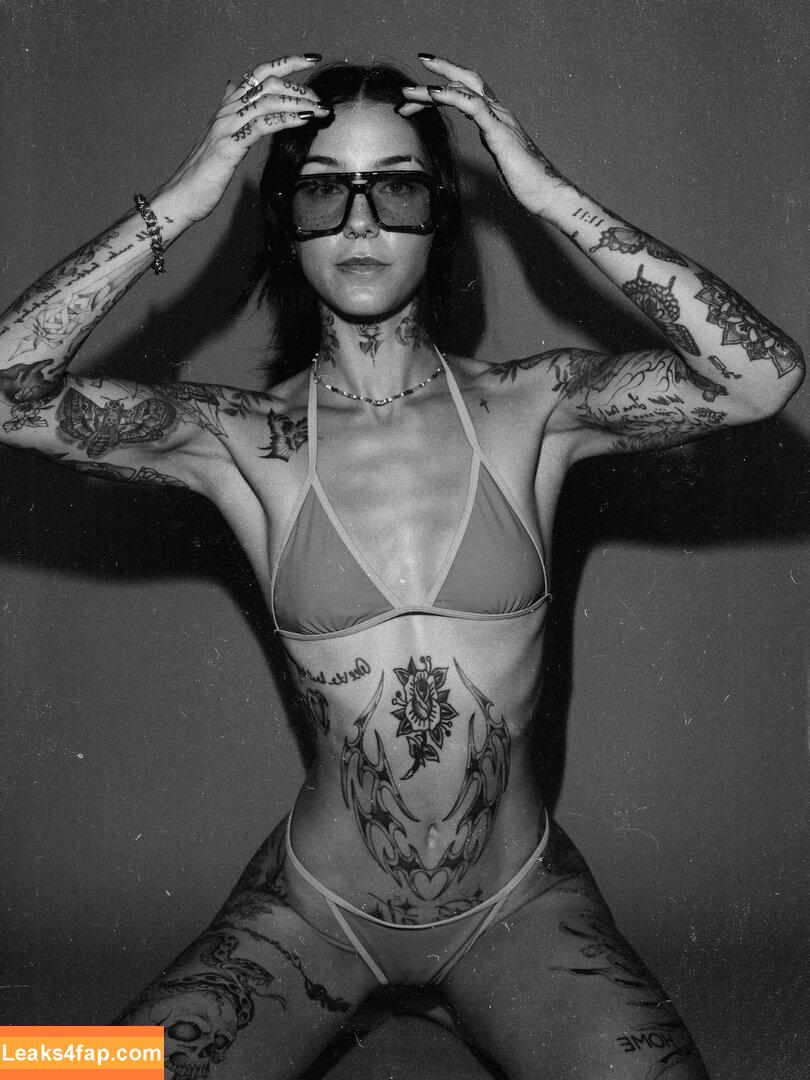 Leahmsharp / Amateur Tattooed Fit Teen / Leesharpyx leaked photo photo #0028