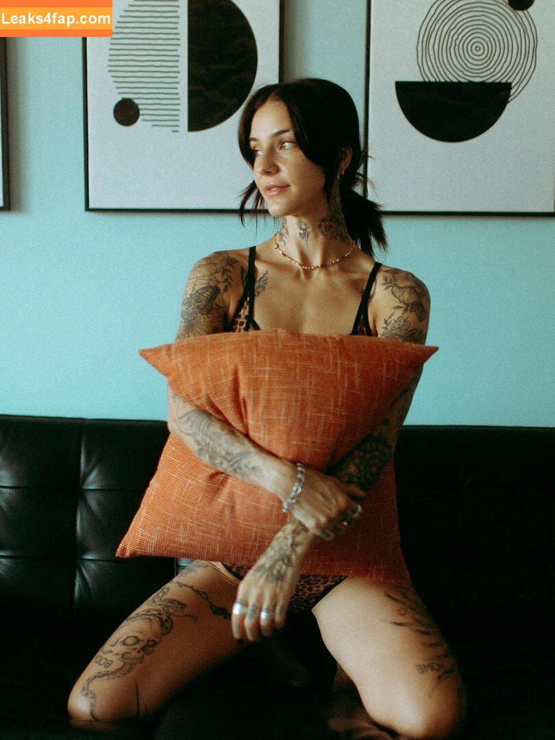 Leahmsharp / Amateur Tattooed Fit Teen / Leesharpyx leaked photo photo #0029