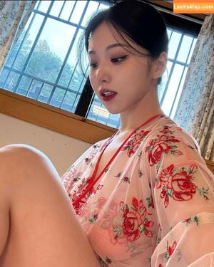 Lee Yeonwoo photo #0076