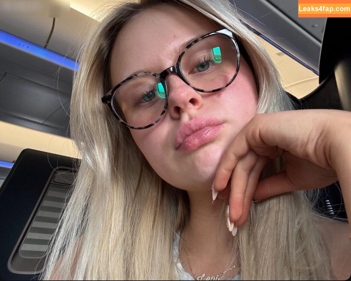 leni.marie /  leaked photo photo #0076