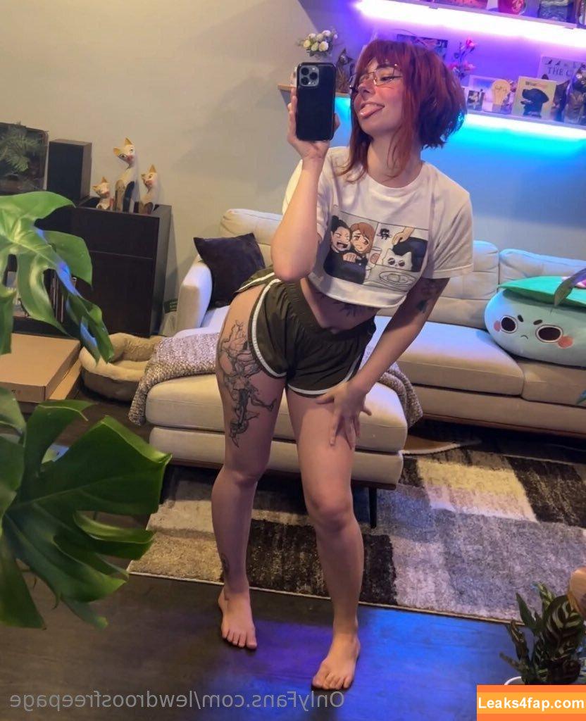 lewdroosfreepage /  leaked photo photo #0017