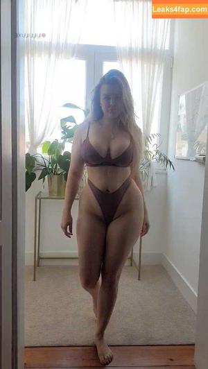 Lilli Luxe photo #0496