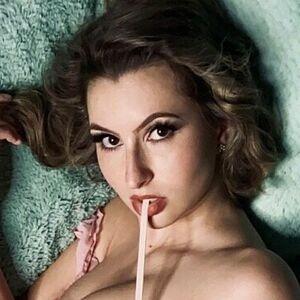Lillian Valerian photo #0005