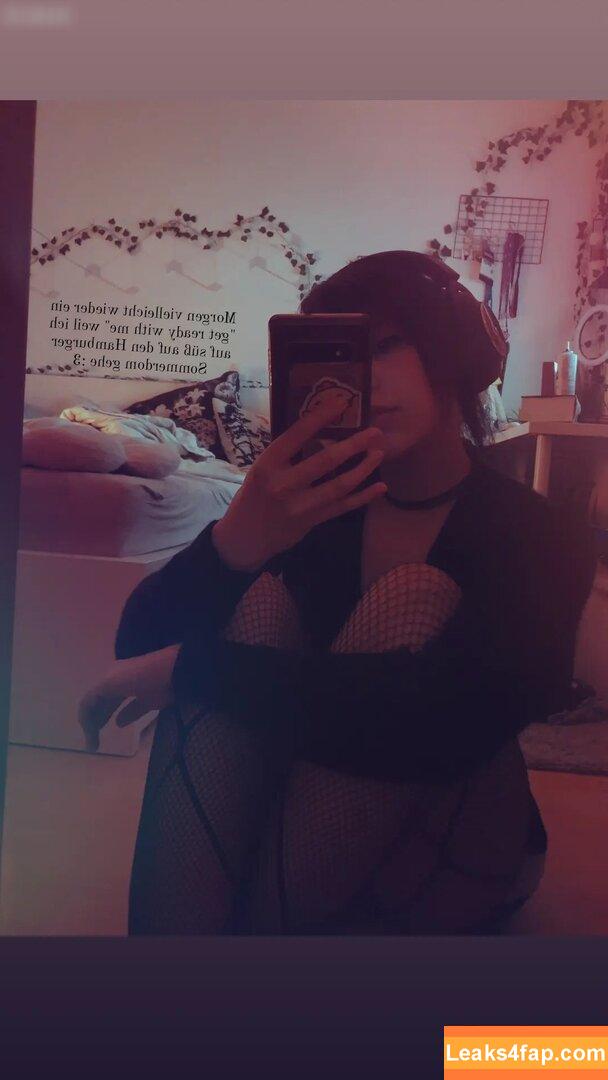 lilly_time /  leaked photo photo #0002