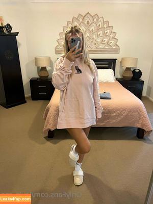 Lily Lanes photo #0124