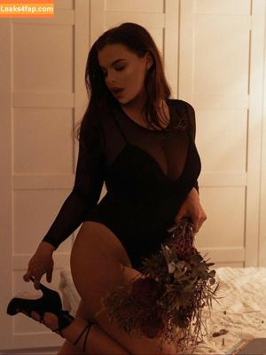 Lily Van Dyke photo #0013
