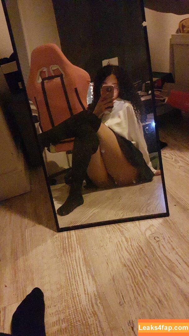 lilybun_18 / lilyd_18 / lilyfaes leaked photo photo #0031