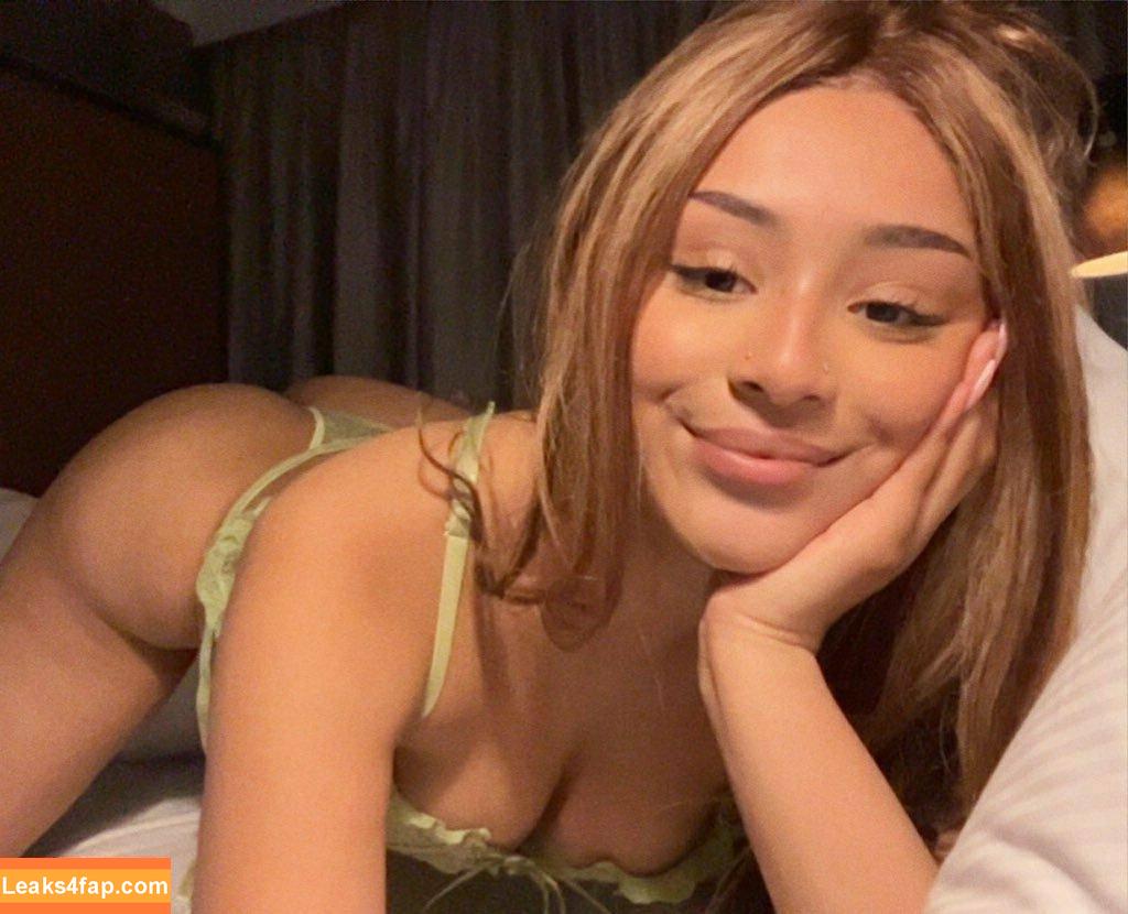 lilyluvrr / luvrr.lily leaked photo photo #0013