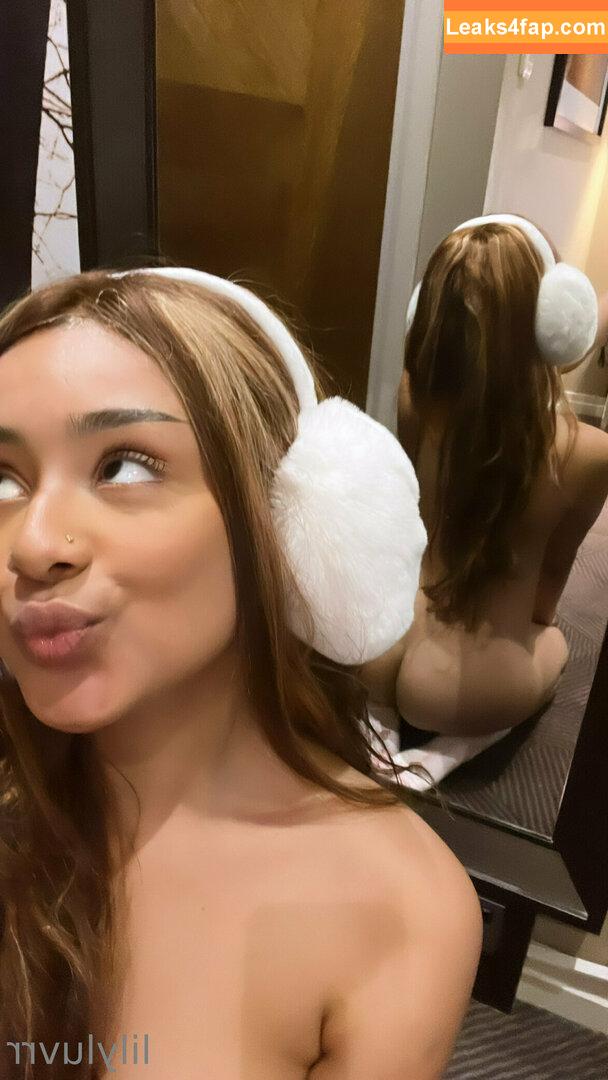 lilyluvrr / luvrr.lily leaked photo photo #0023