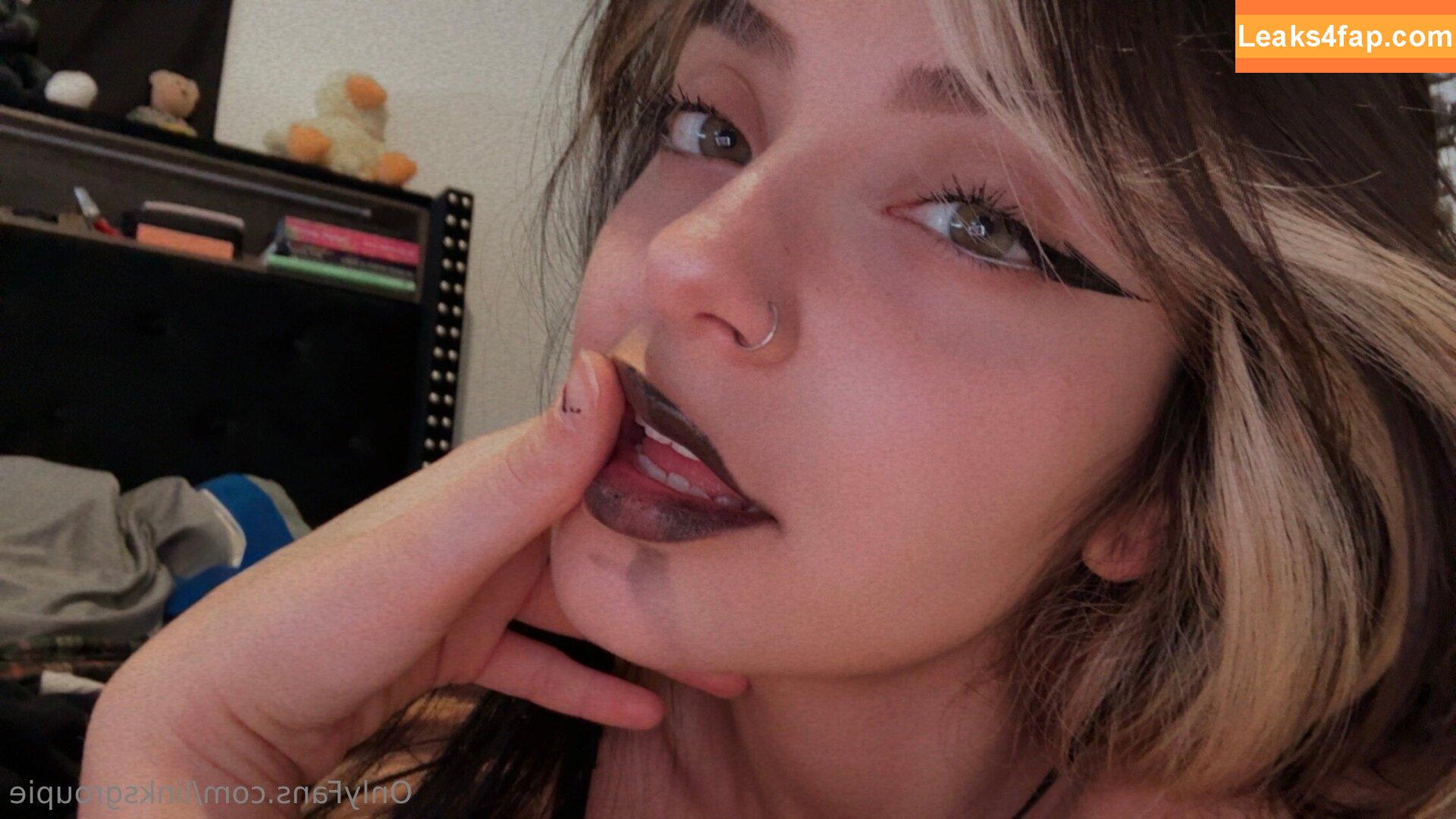 Linksgroupie / Mariah Crooke / https: leaked photo photo #0318