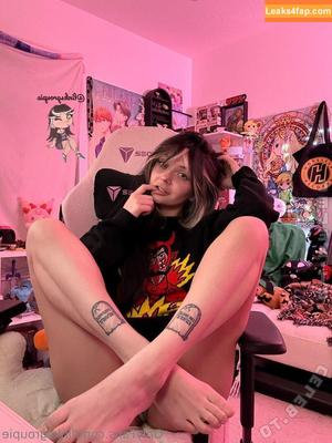 Linksgroupie photo #0339