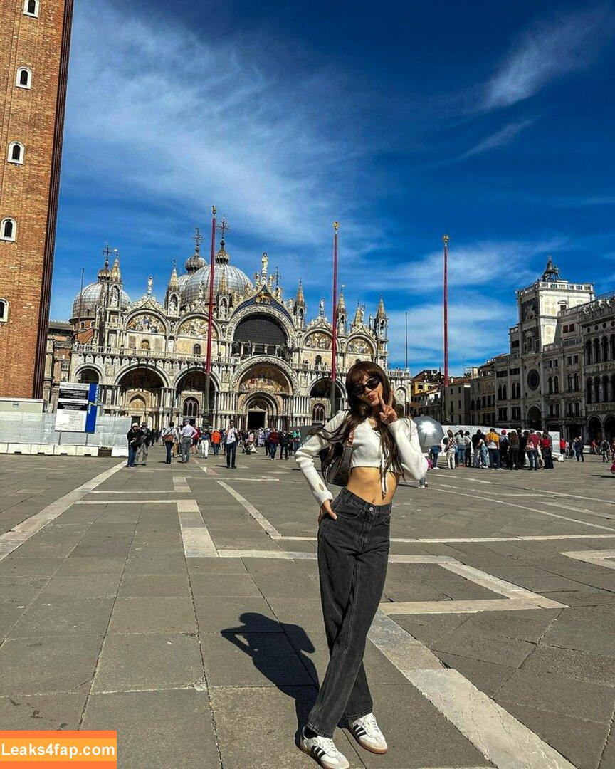 Lisa / Blackpink / thereallisaann / xlisa_olivex leaked photo photo #0035