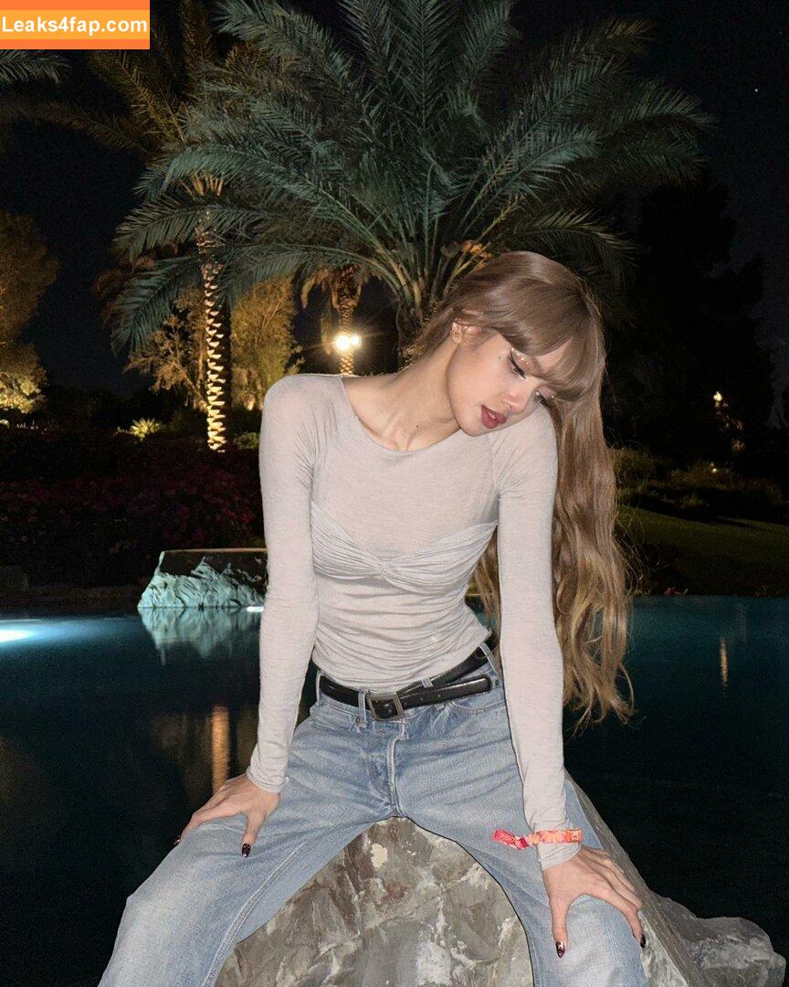 Lisa / Blackpink / thereallisaann / xlisa_olivex leaked photo photo #0239