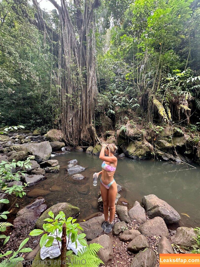 liztravels /  leaked photo photo #0022