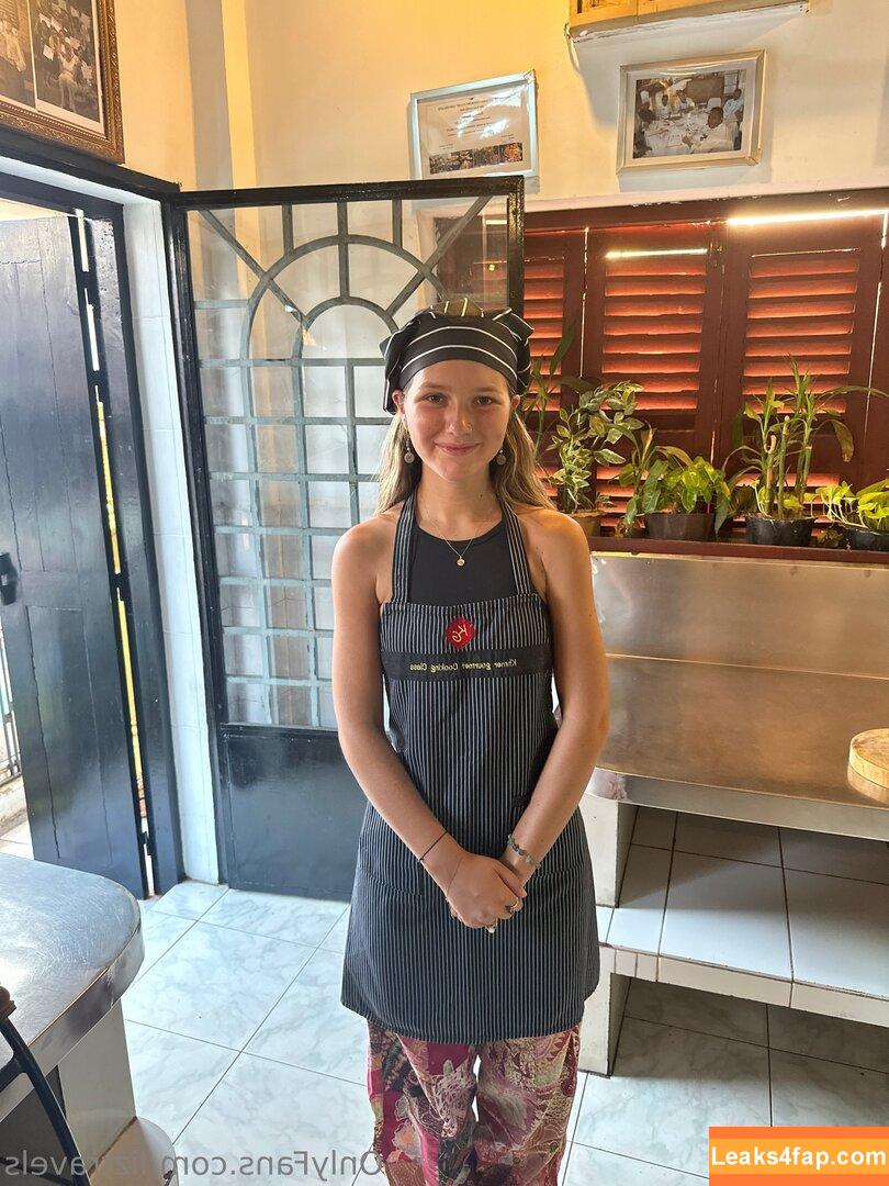 liztravels /  leaked photo photo #0070