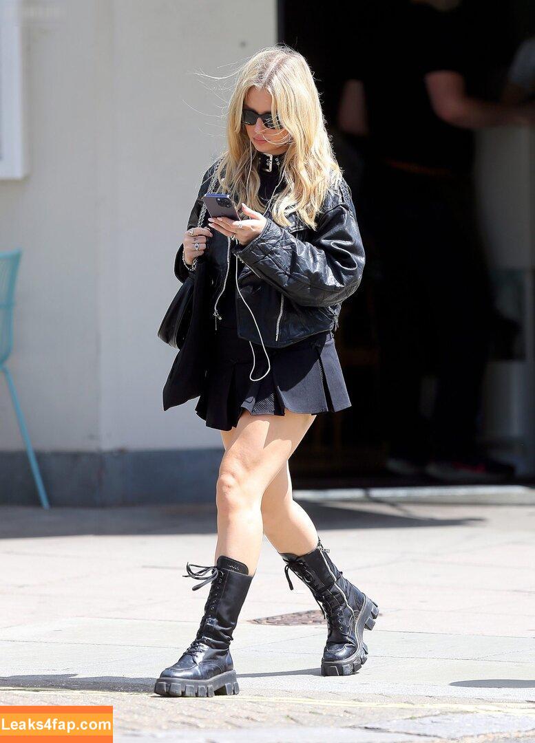 Lottie Moss / lottiemoss / lottiemossof / lottiemossxo слитое фото фото #0327