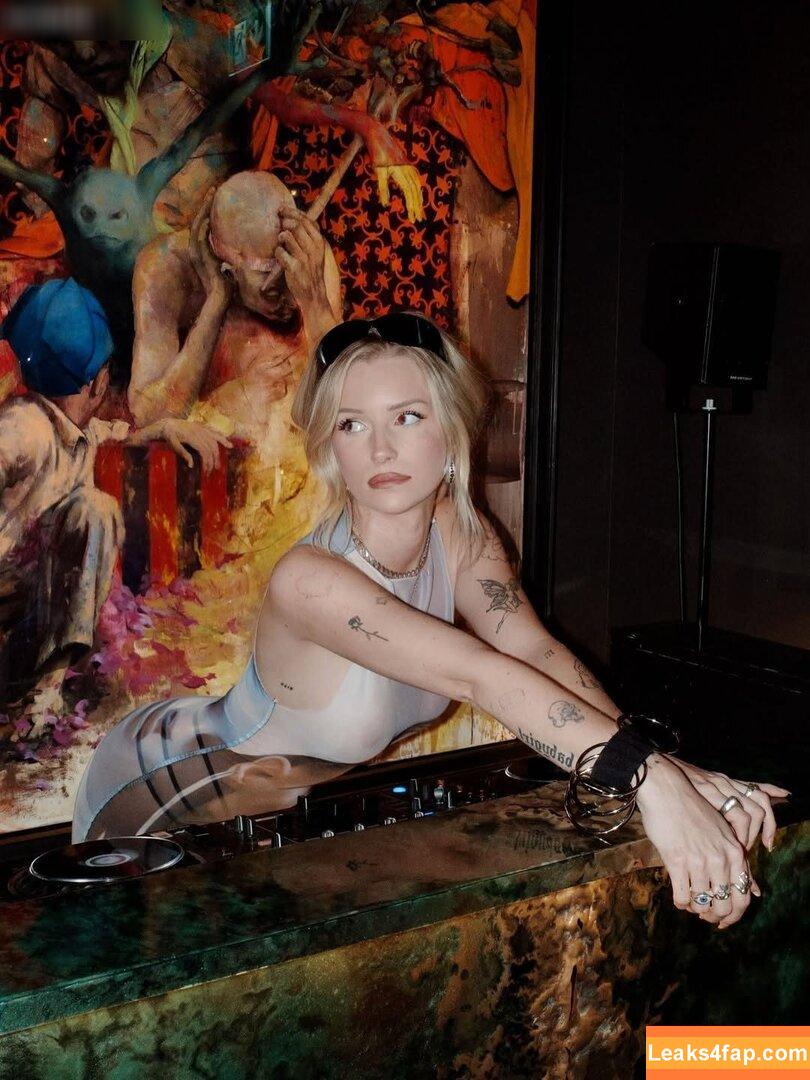 Lottie Moss / lottiemoss / lottiemossof / lottiemossxo слитое фото фото #0800