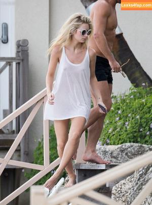 Lottie Moss photo #0566