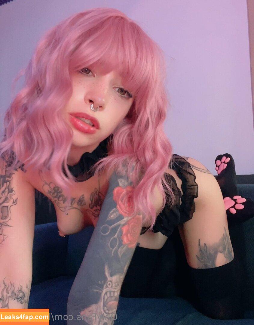 lovelychris / lovelychris_ leaked photo photo #0031