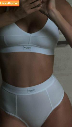Lucy Watson photo #0006