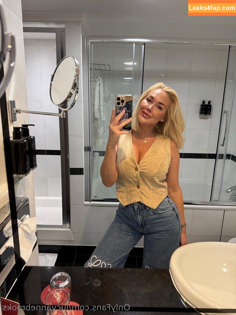 lucyannebrooks / lifewithlucyanne leaked photo photo #0053