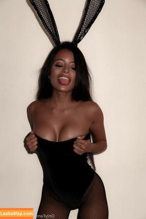 Lupe Fuentes photo #0034