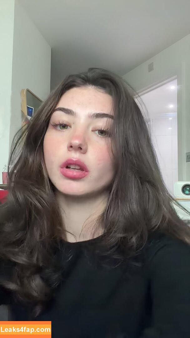 Lyzzahh / lizaseri / ugh_liza leaked photo photo #0011