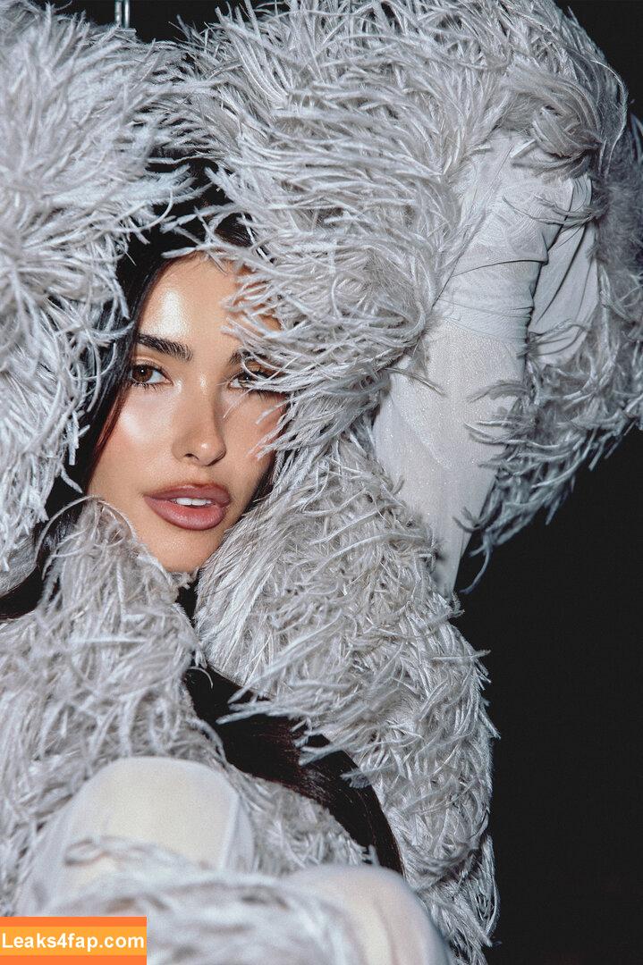 Madison Beer / https: / madisonbeer leaked photo photo #0538