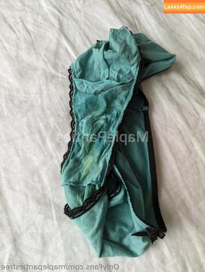 maplepantiesfree photo #0010