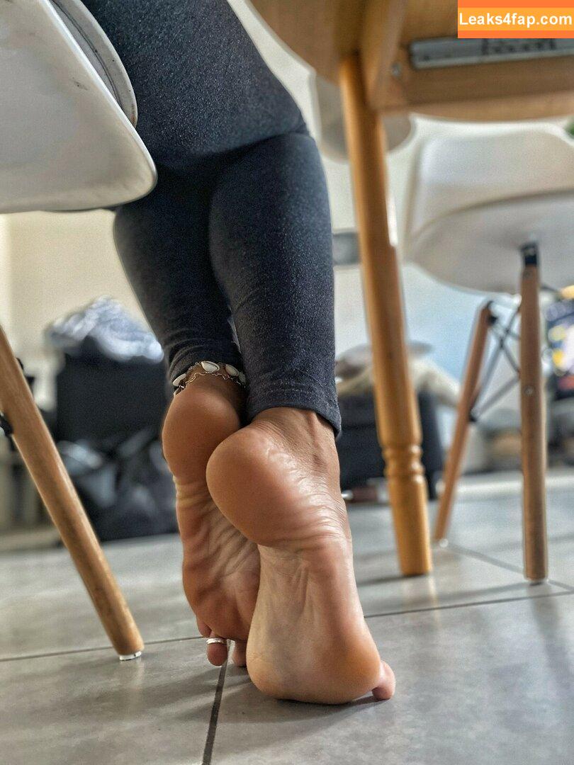 Mariefrenchgirlfeet / mariefanpageloveher / mariefrenchfeetgirl leaked photo photo #0022
